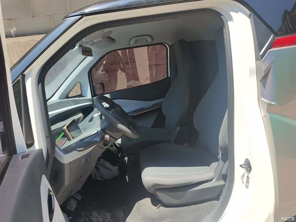 Wuling NanoEV, 2022 15