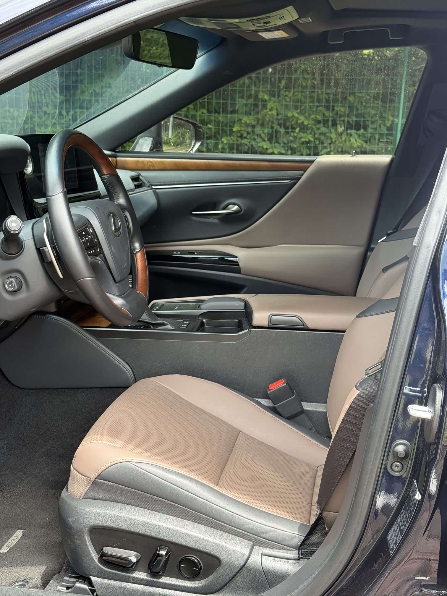 Lexus ES, 2022 10