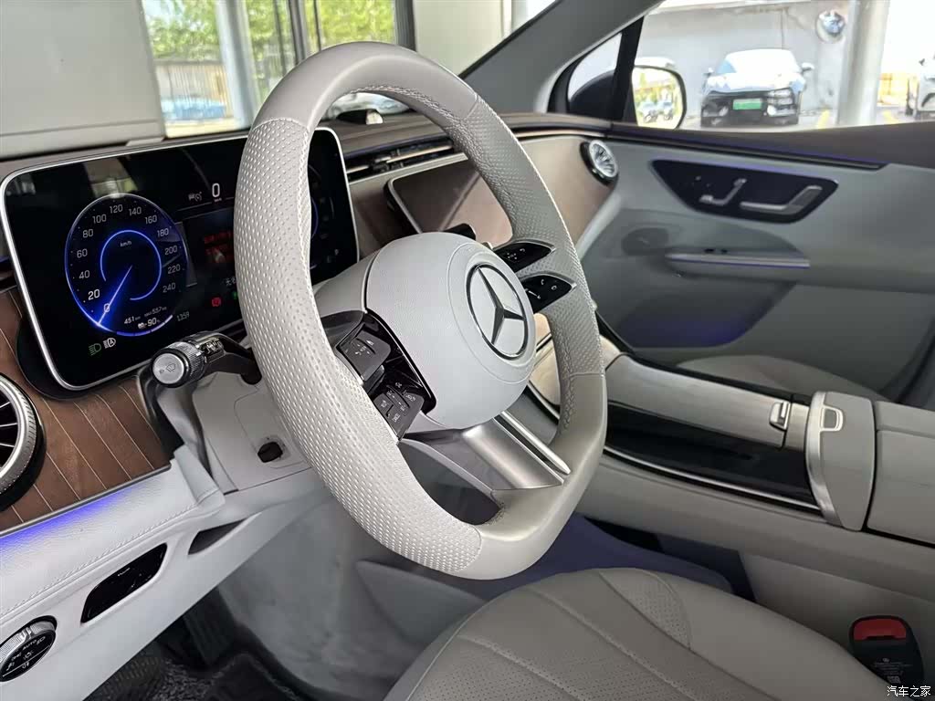 Mercedes-Benz EQE, 2025 8