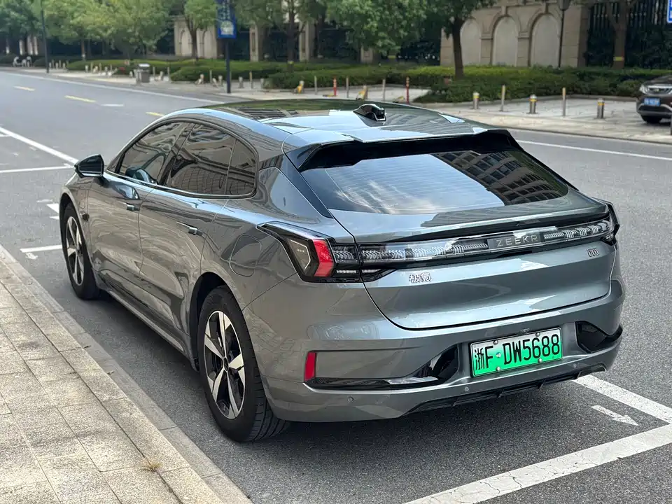 Zeekr 001