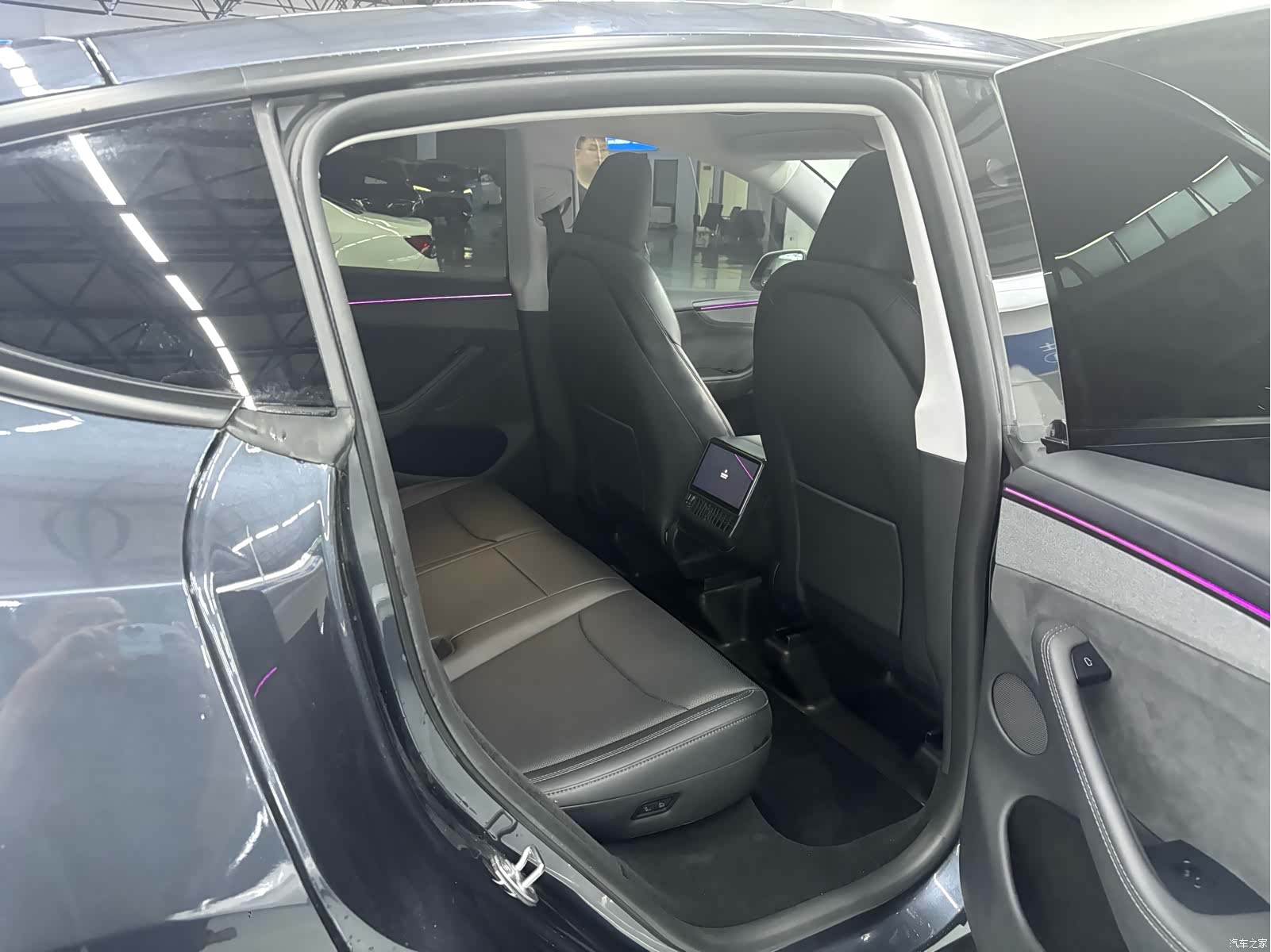 Tesla Model Y, 2025 9