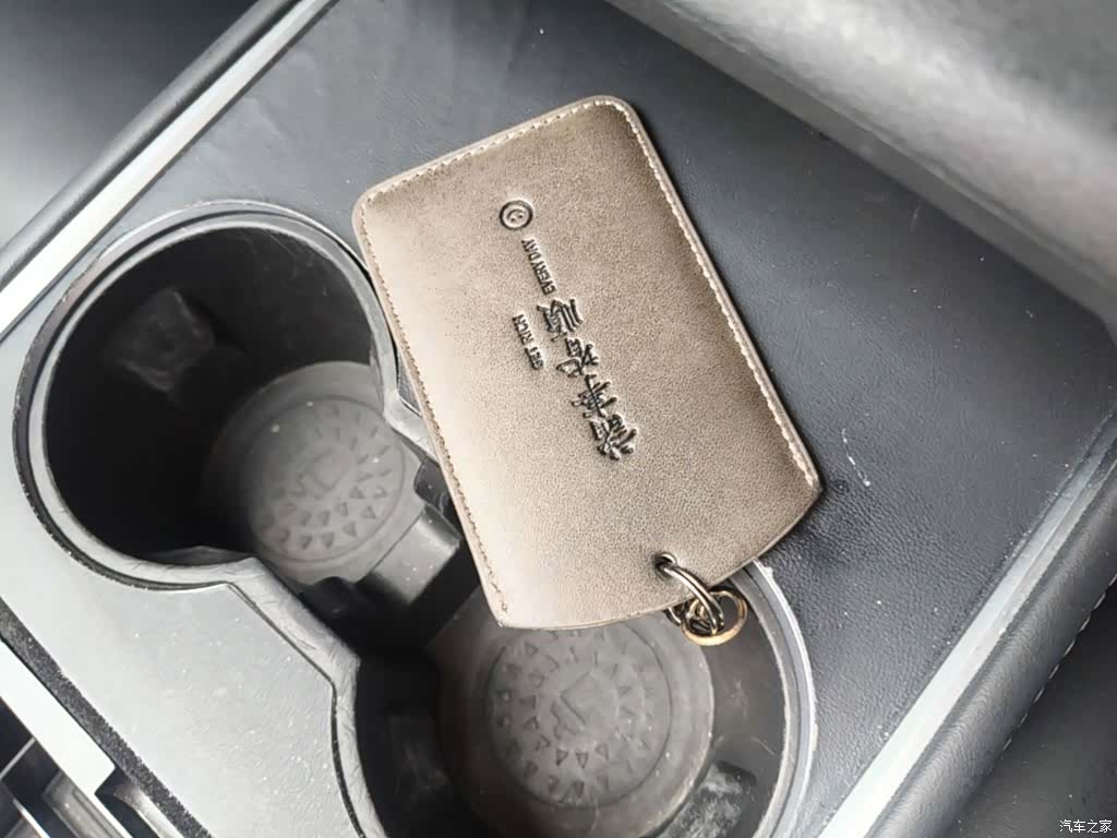 Tesla Model Y, 2024 24