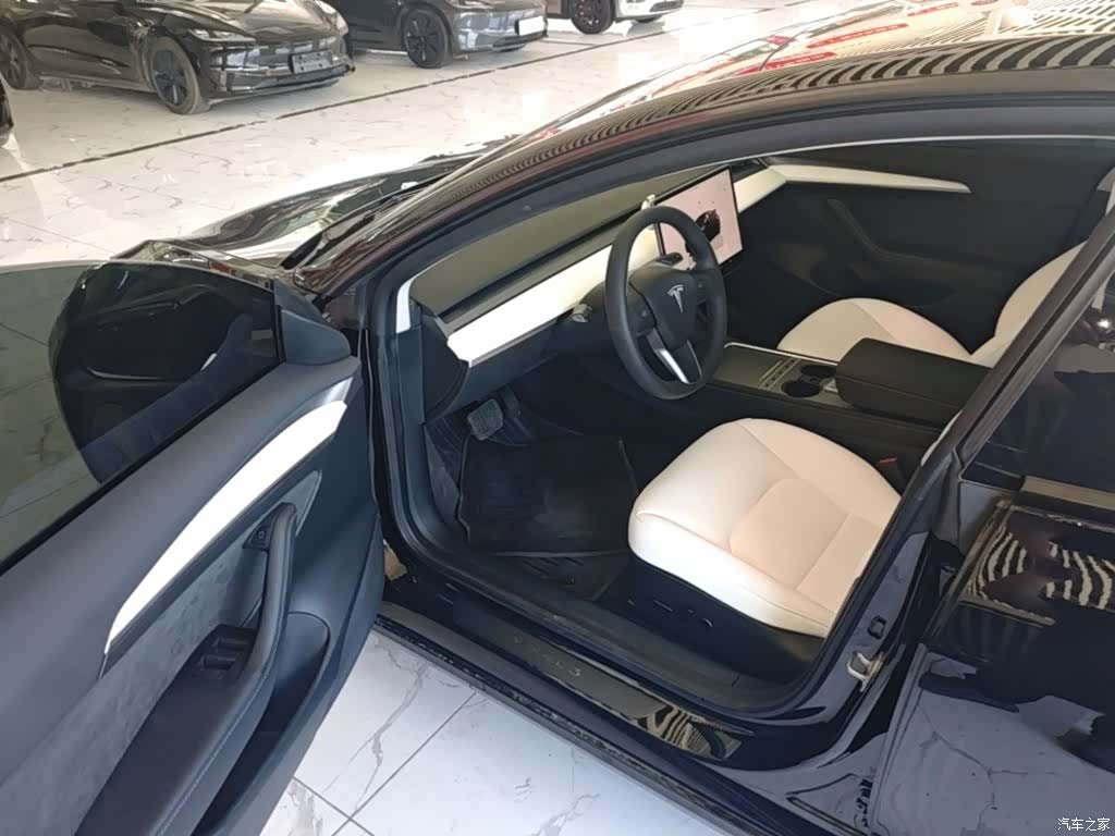 Tesla Model 3, 2022 16