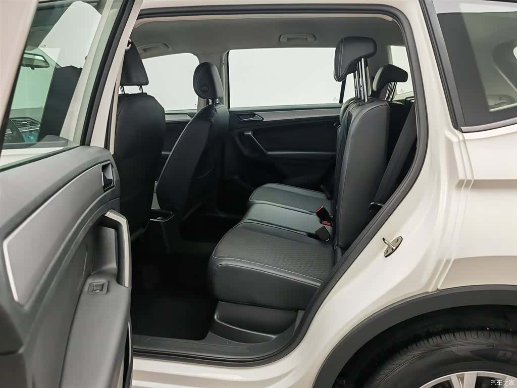 Volkswagen Tiguan L, 2017 15