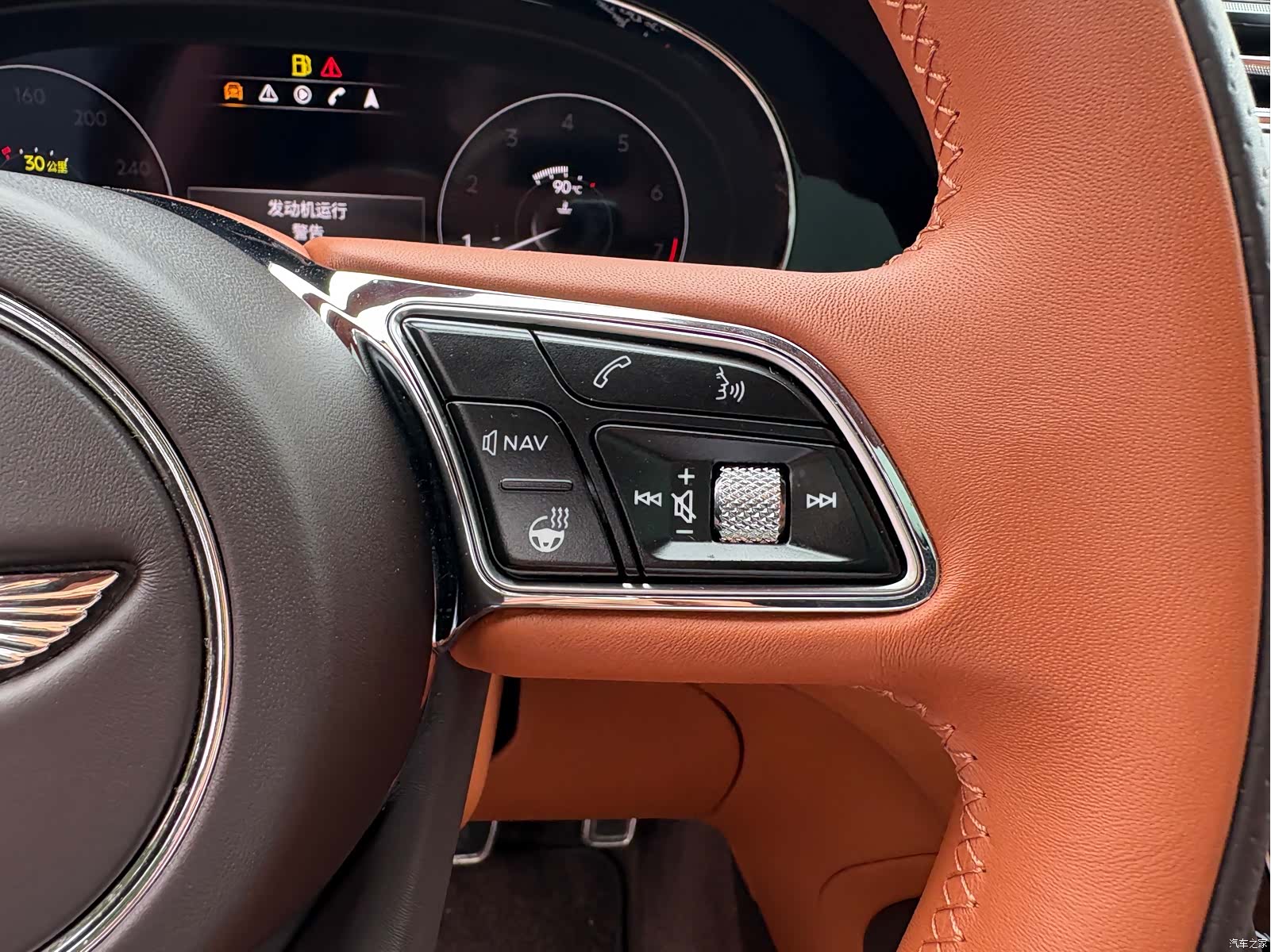 Bentley Bentayga, 2022 11