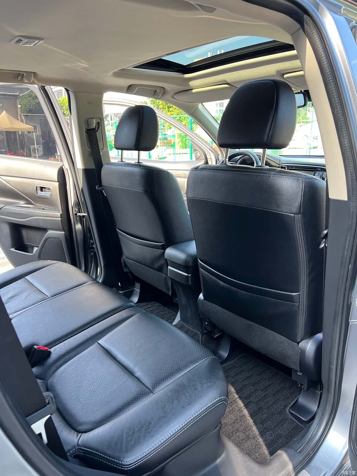 Mitsubishi Outlander, 2015 10