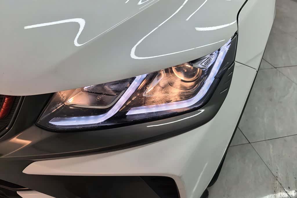 Geely Coolray, 2022 все фото