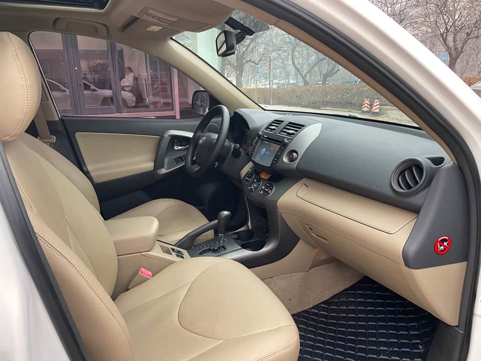 Toyota RAV4 Rongfang