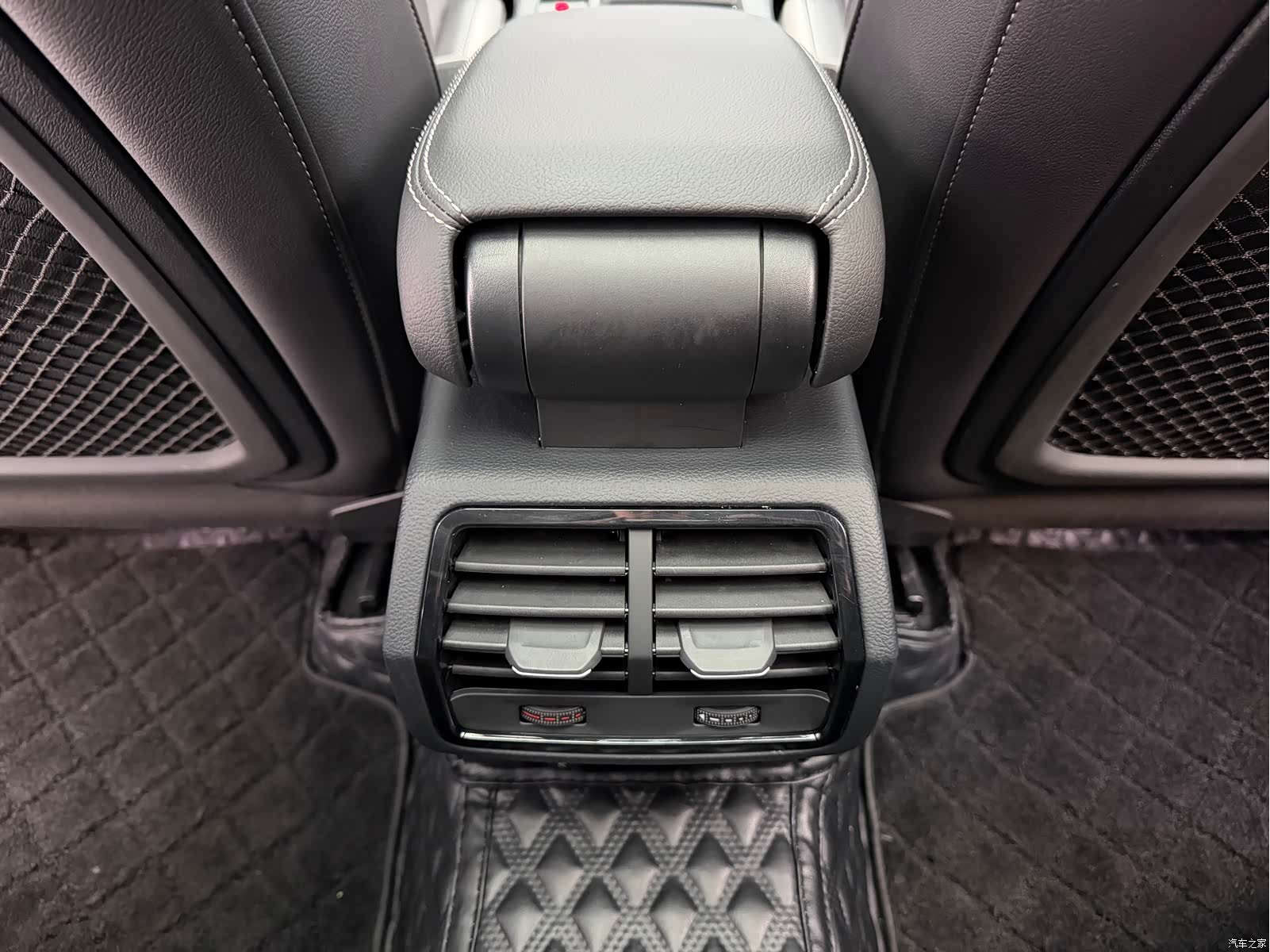 Audi Q3, 2022 14