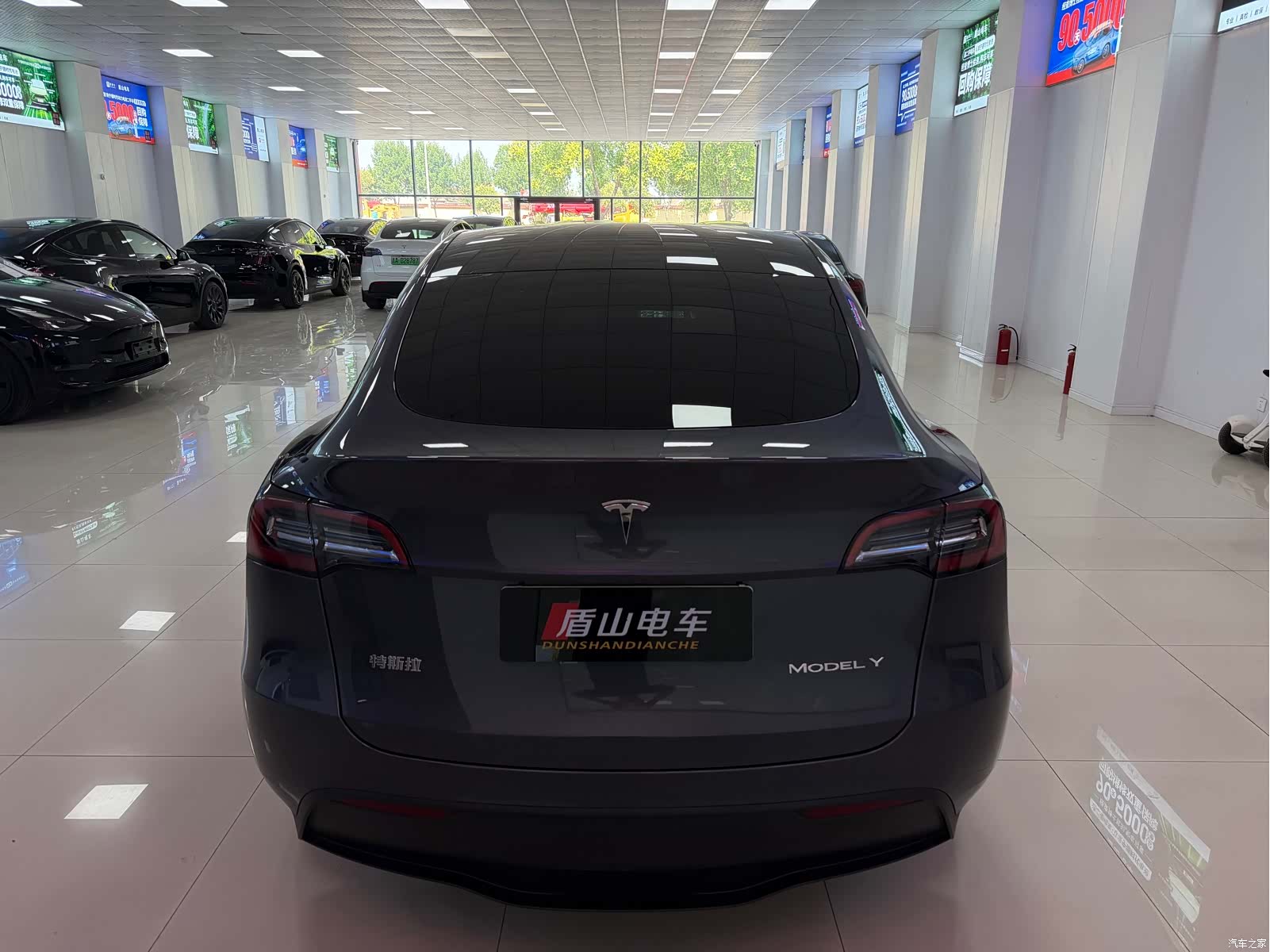 Tesla Model Y, 2023 все фото