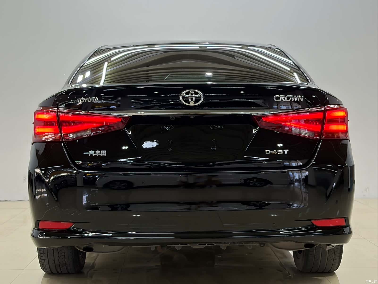 Toyota Crown, 2016 8