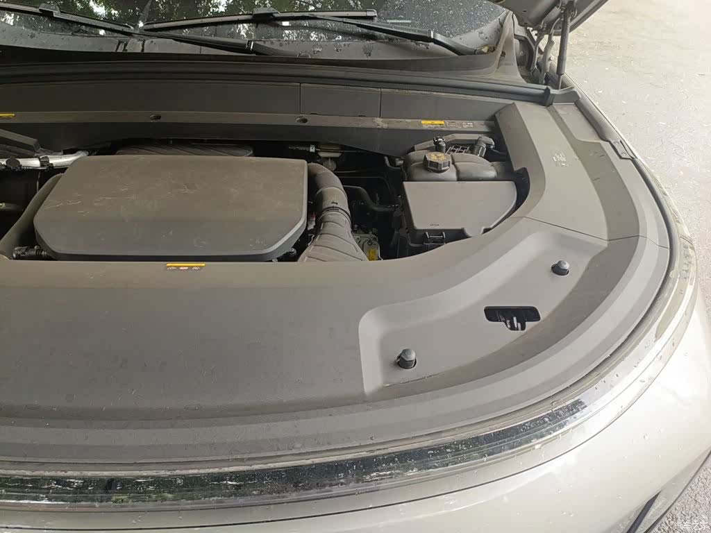 Li Auto L8, 2023 23