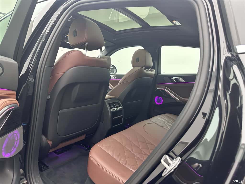 BMW X6, 2025 21