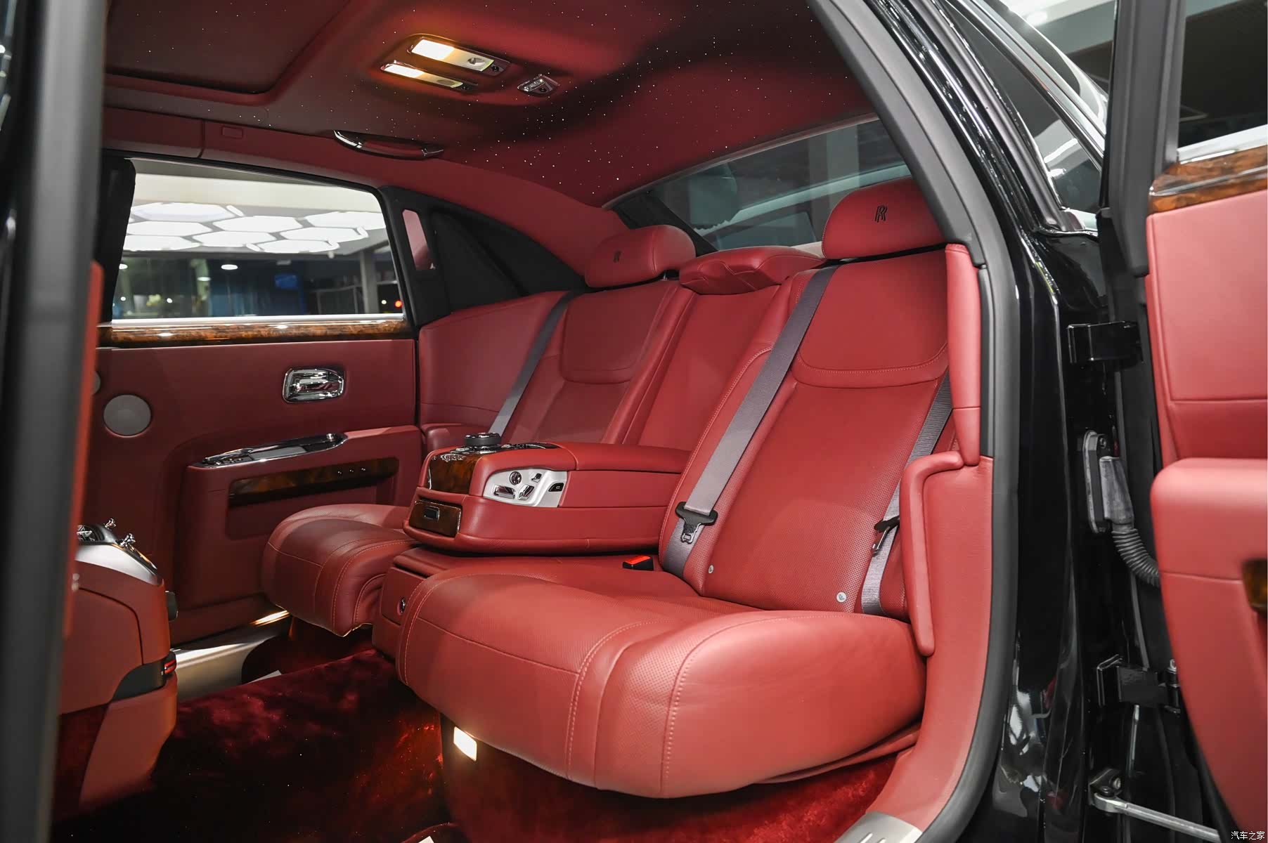 Rolls-Royce Ghost, 2016 10