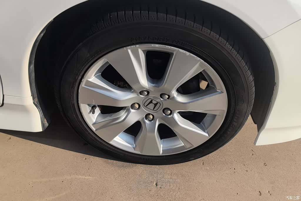 Honda Jade, 2014 6