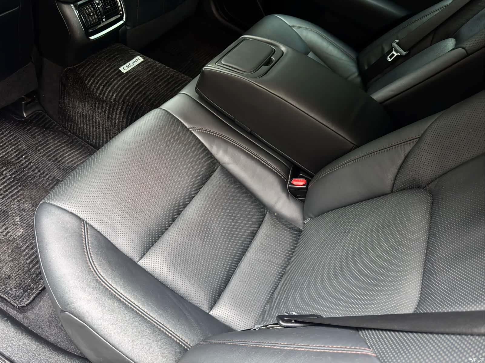 Toyota Crown, 2017 19