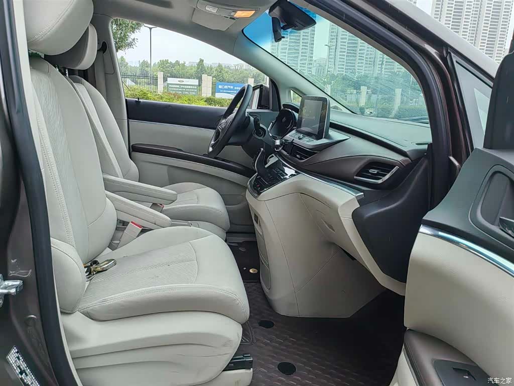 Buick GL8, 2022 9