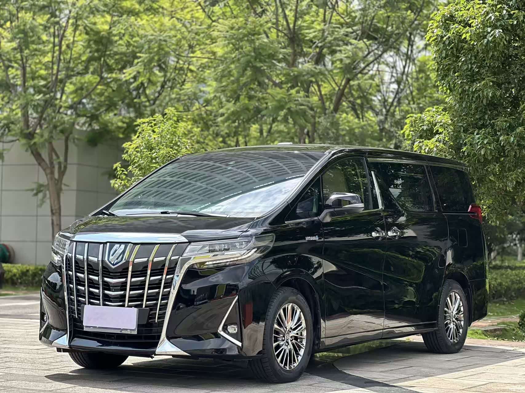 Toyota Alphard, 2020 1