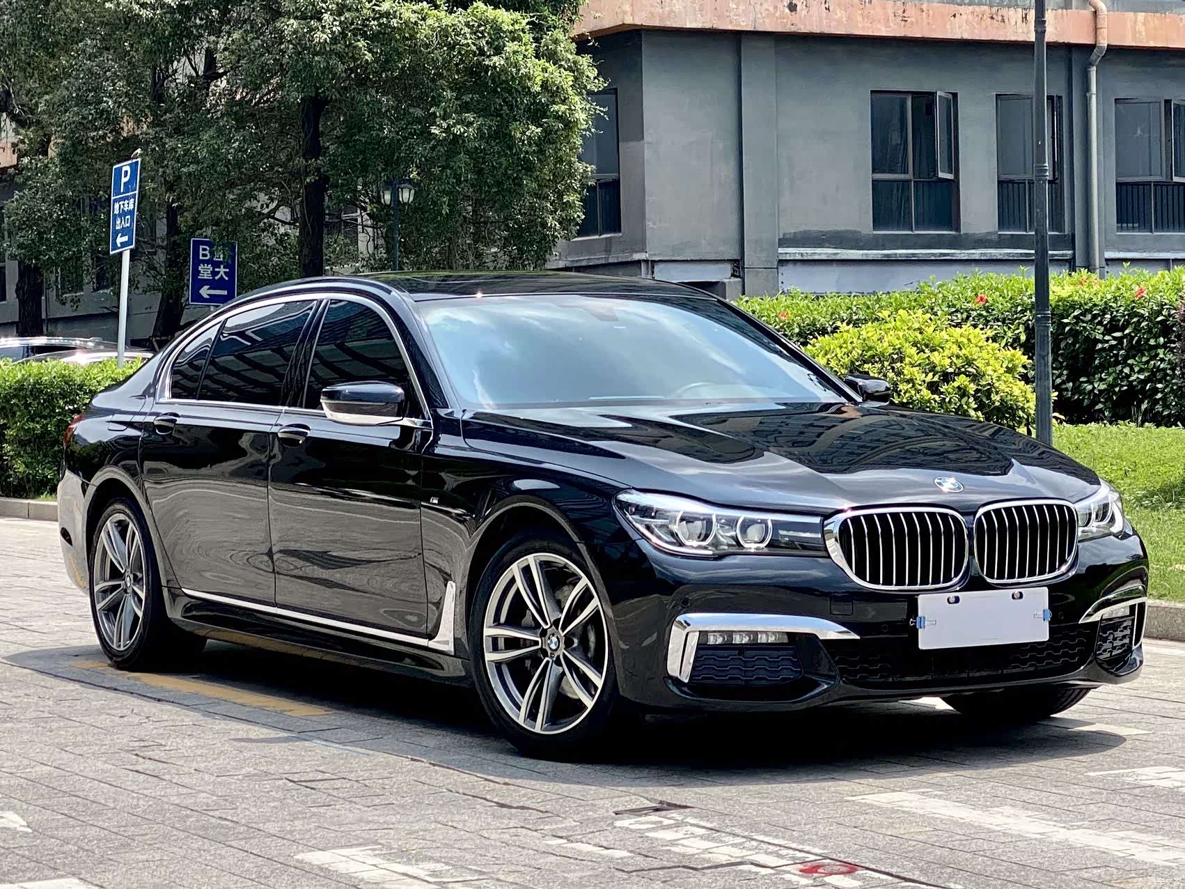 BMW 7 Series, 2018 все фото