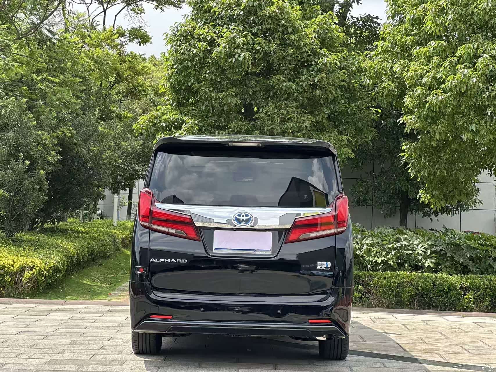 Toyota Alphard, 2020 все фото