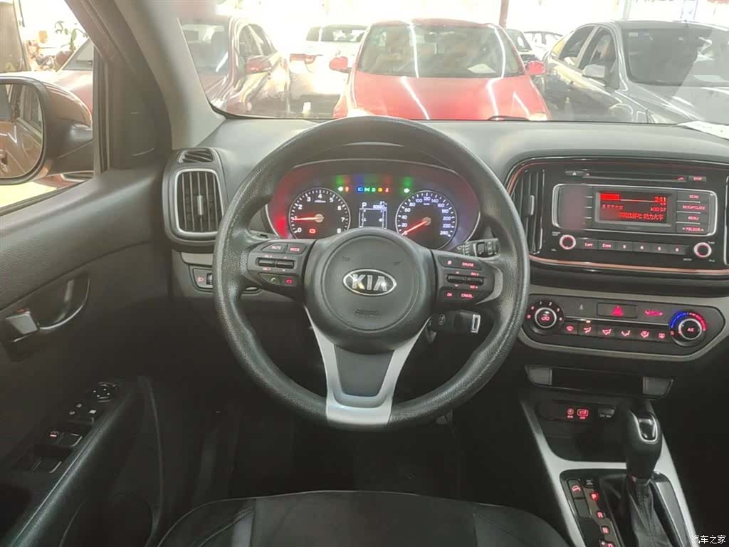 Kia KX3, 2016 11