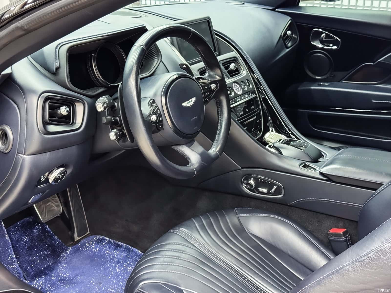 Aston Martin DB11, 2017 4