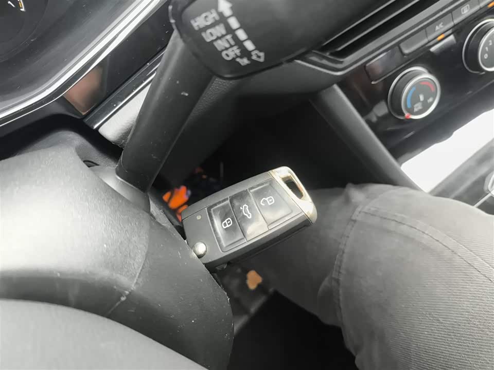 Volkswagen Sagitar Volkswagen Sagitar
