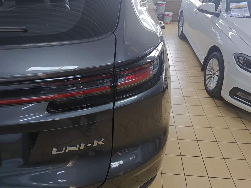 Changan UNI-K Smart iDD