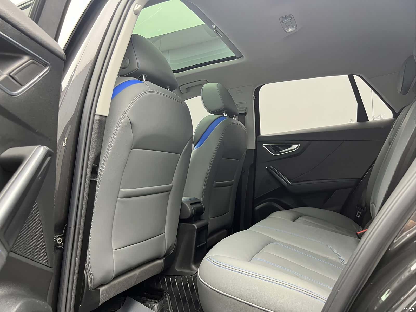 Audi Q2L, 2022 8