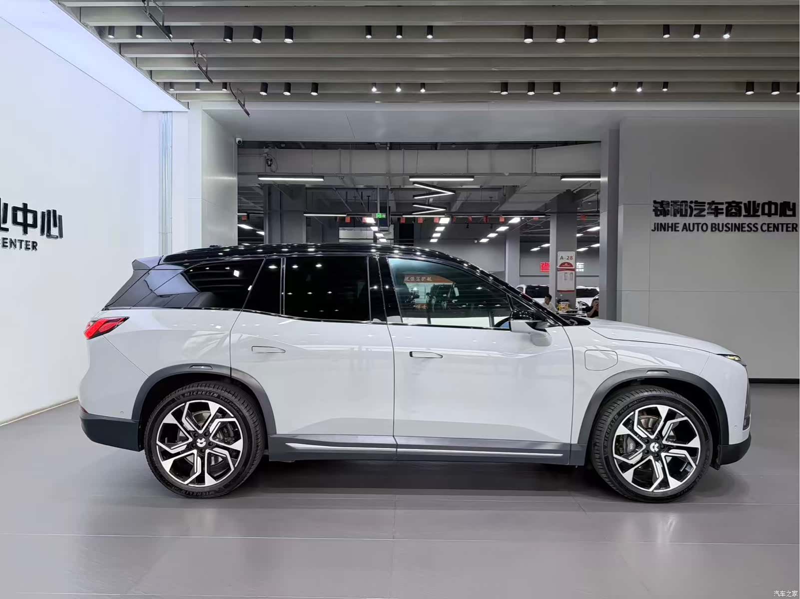 NIO ES8, 2019 8