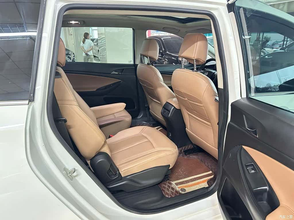 Buick GL6, 2022 12