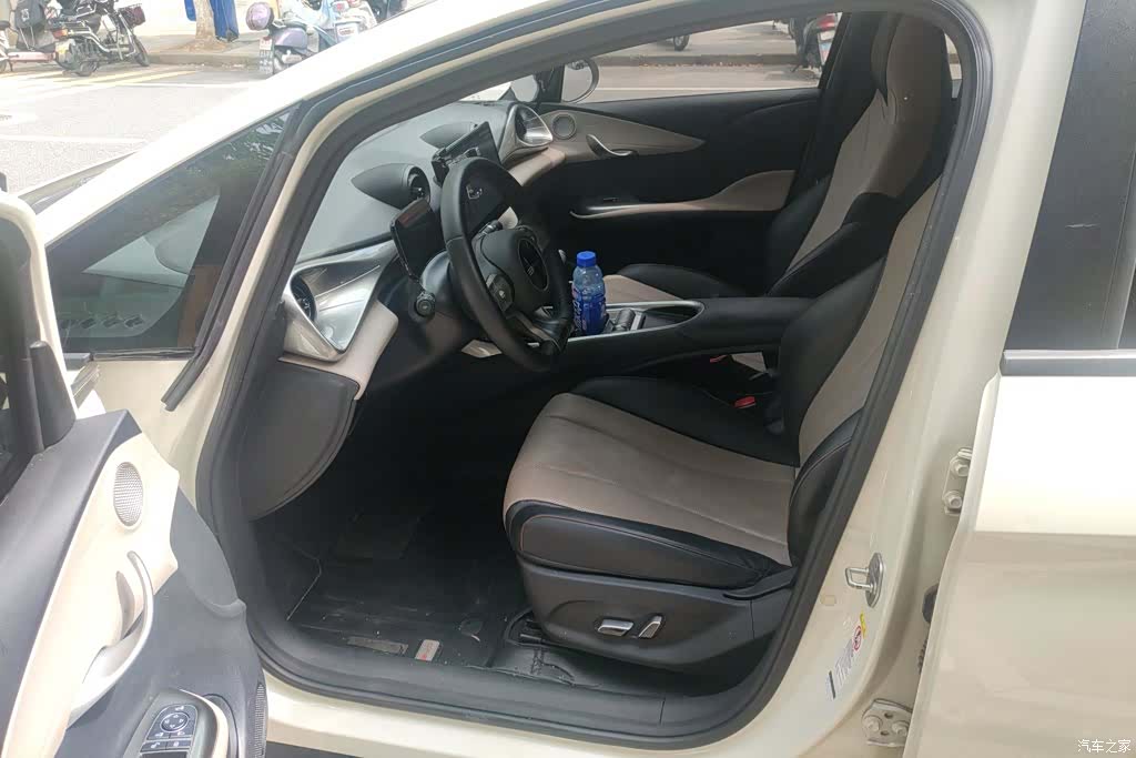 BYD Dolphin, 2023 9