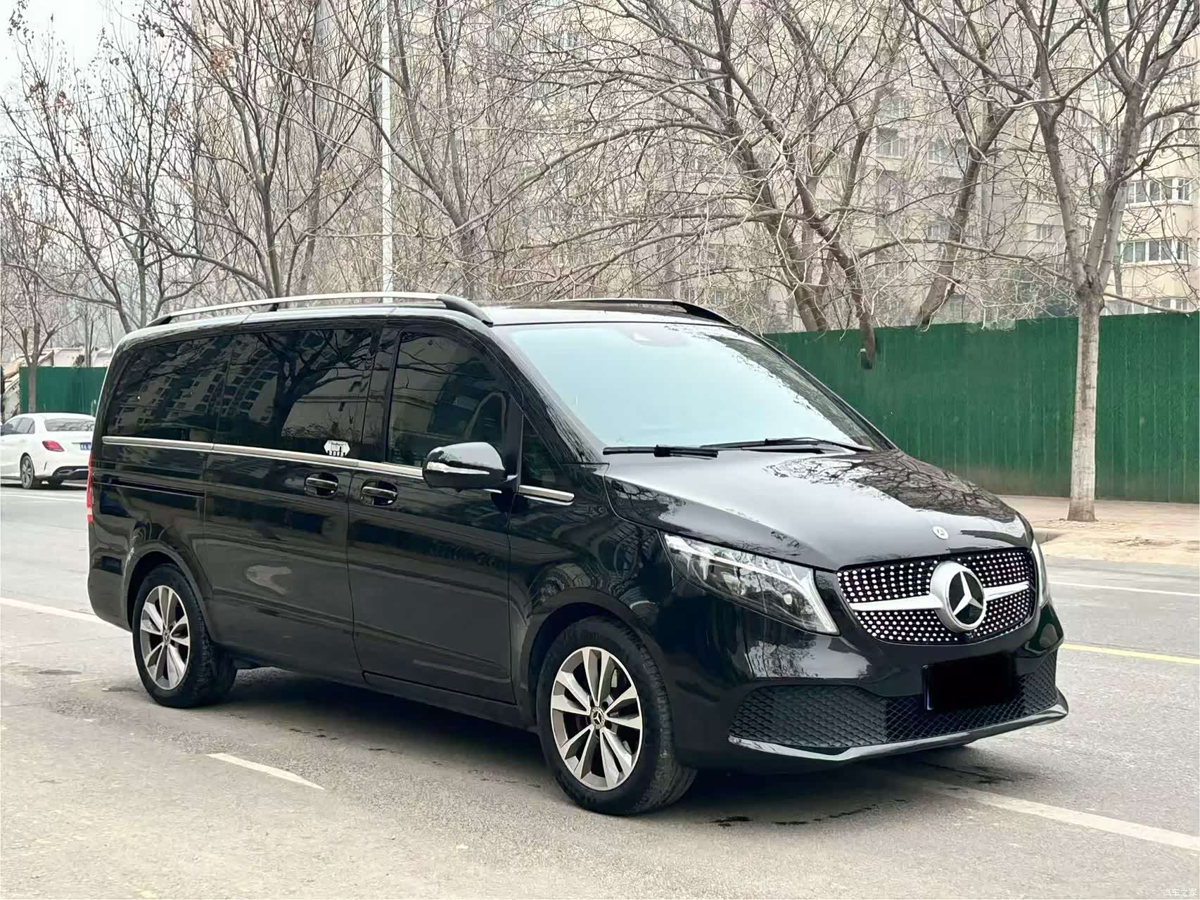 Mercedes-Benz V-Class, 2023 3