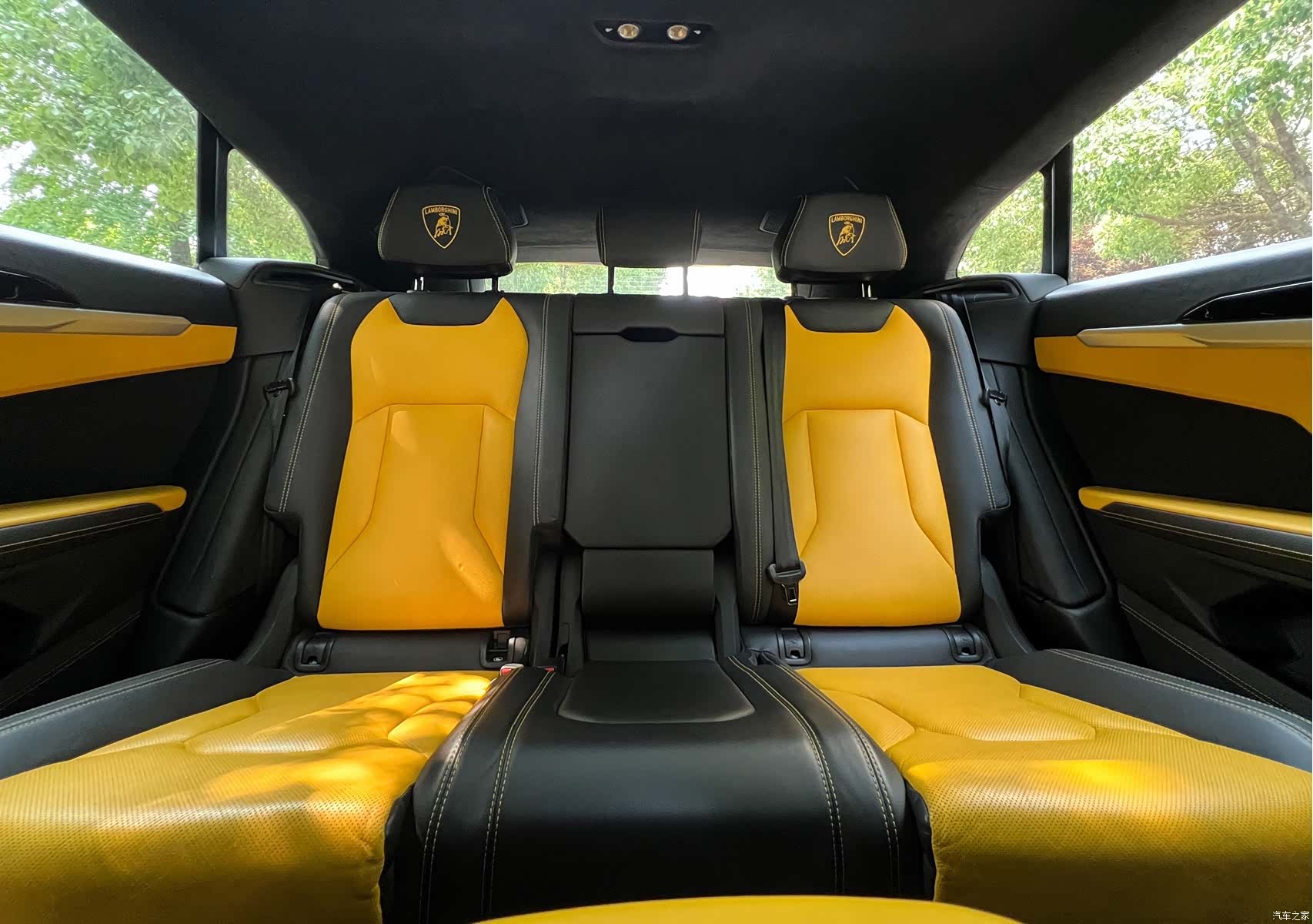 Lamborghini Urus, 2019 10