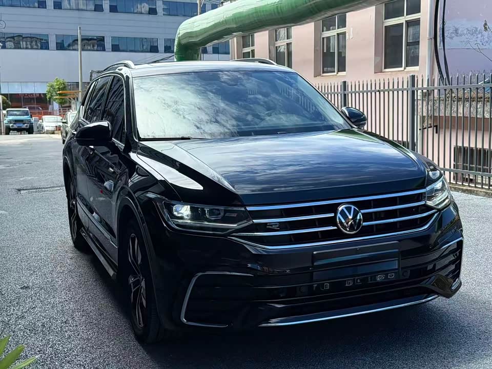 Volkswagen Tiguan L