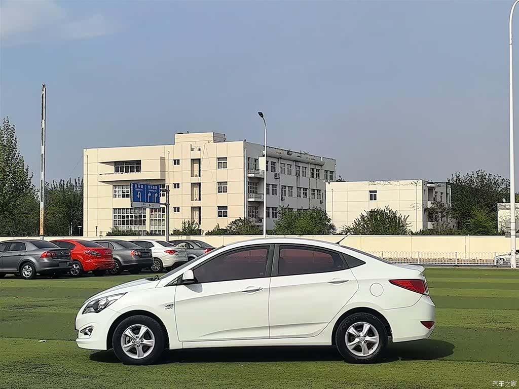 Hyundai GLS, 2016 3