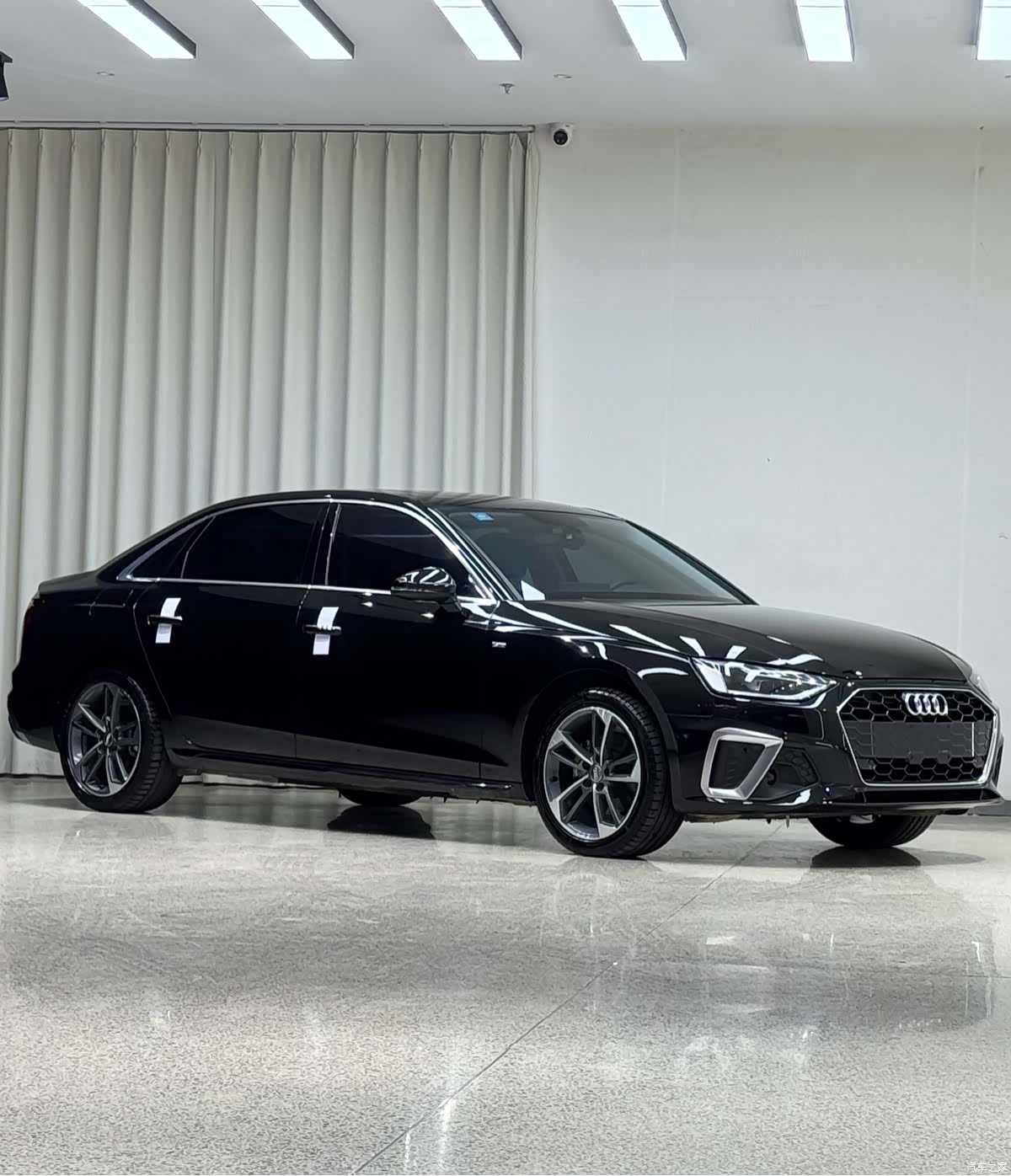 Audi A4L, 2021 3