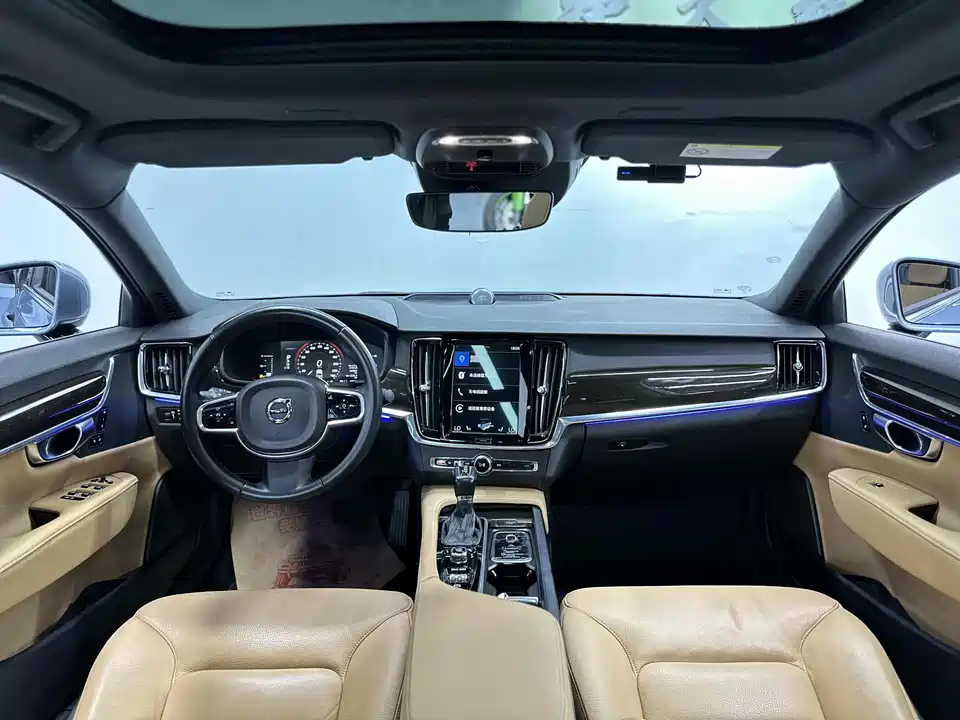 Volvo S90