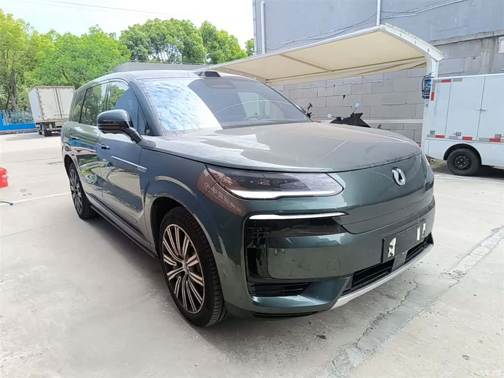 Denza N9, 2025 4