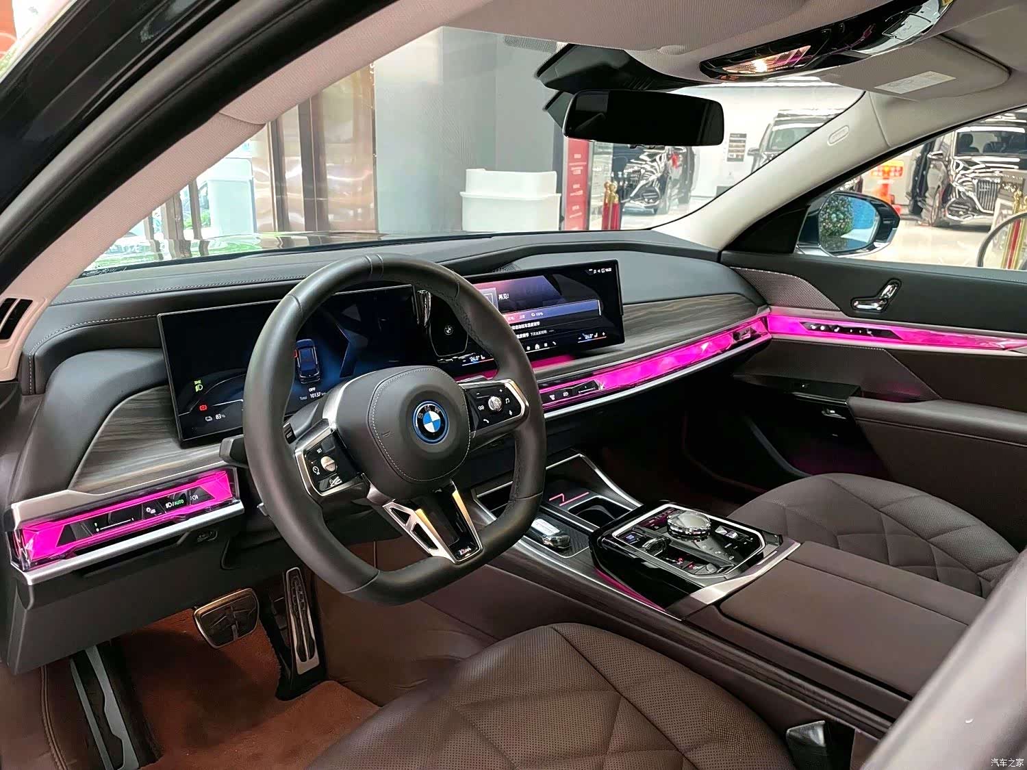 BMW i7, 2023 13