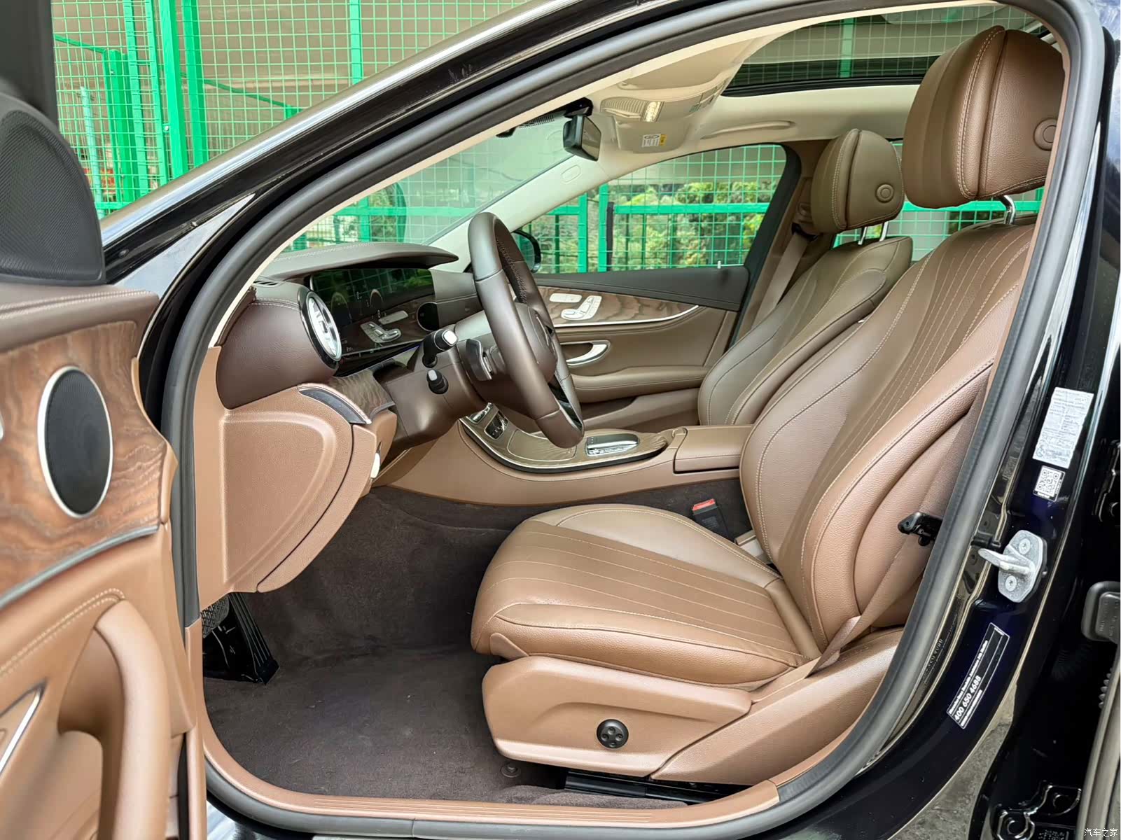 Mercedes-Benz E-Class, 2023 все фото