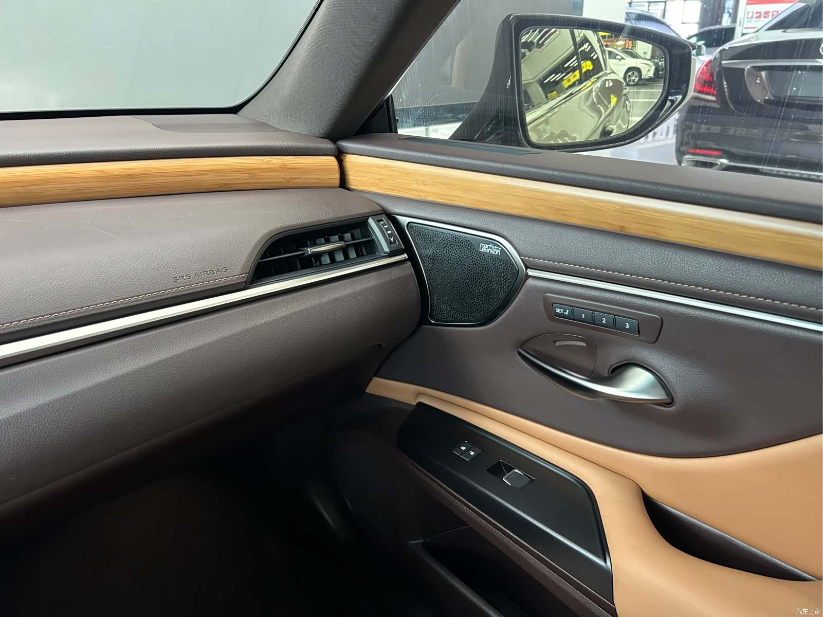 Lexus ES, 2021 14