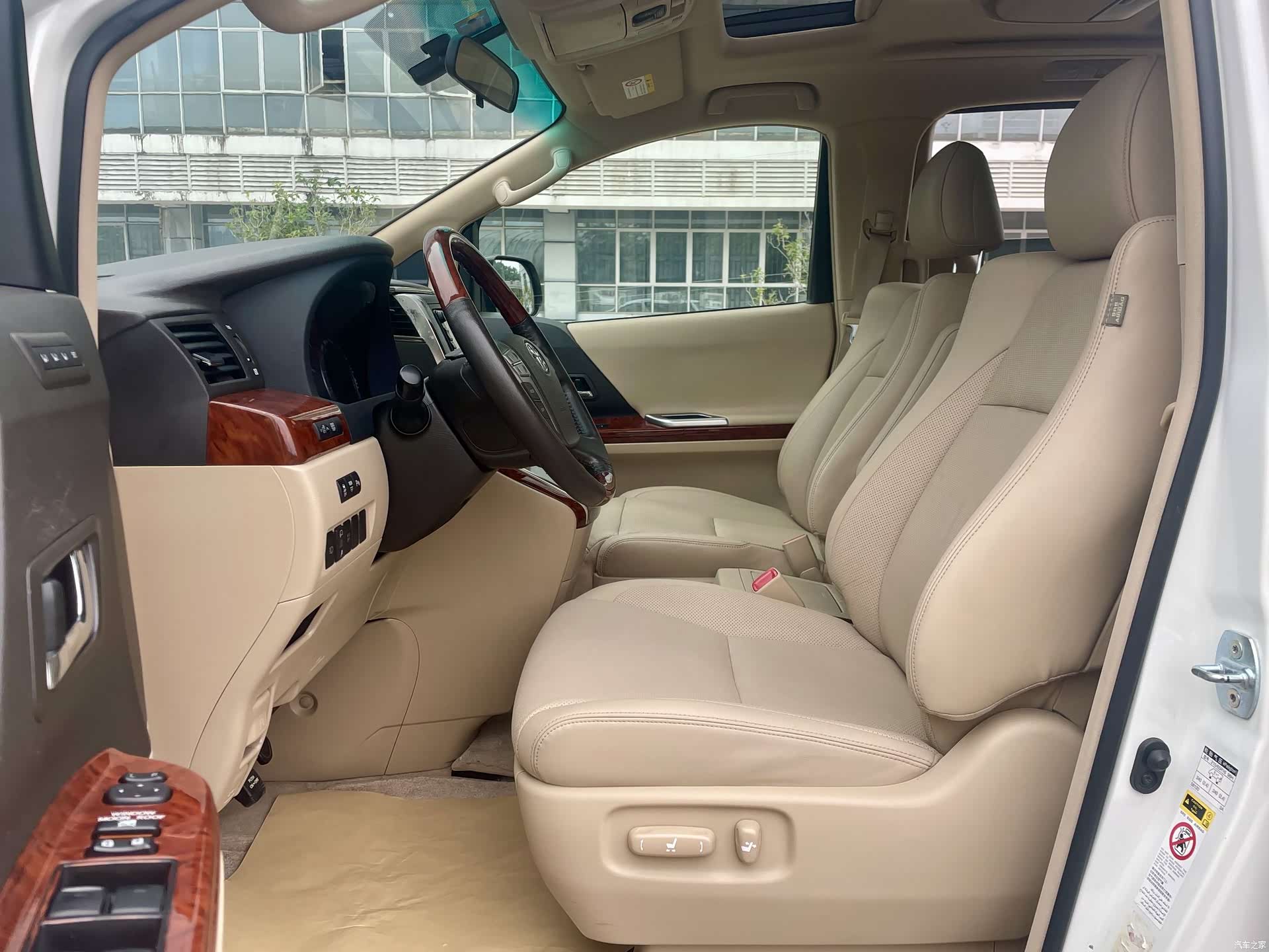 Toyota Alphard, 2011 9