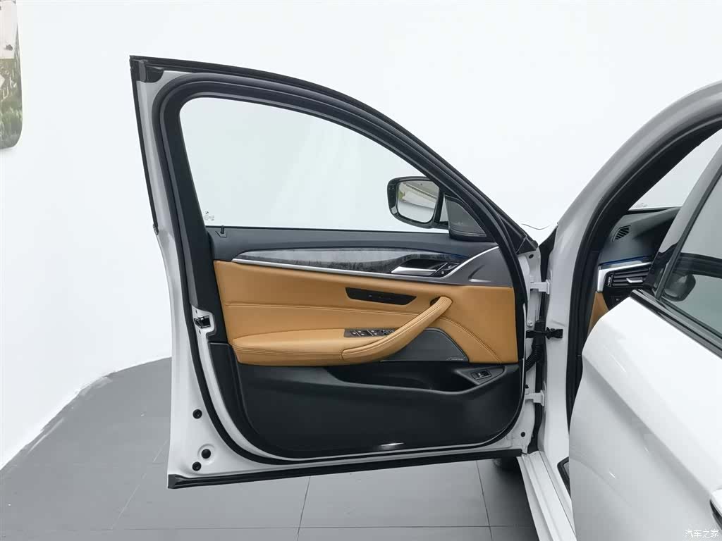BMW 5 Series, 2018 8