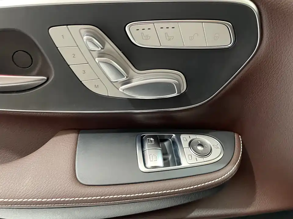 Mercedes-Benz V-class