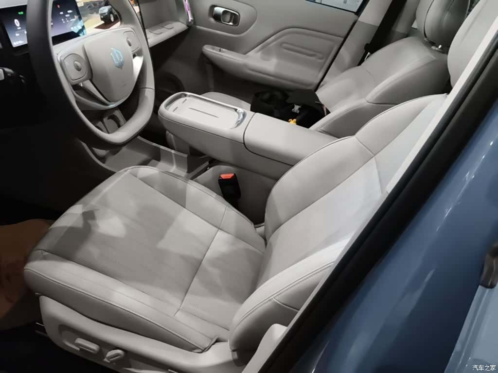 Leapmotor B10, 2025 15