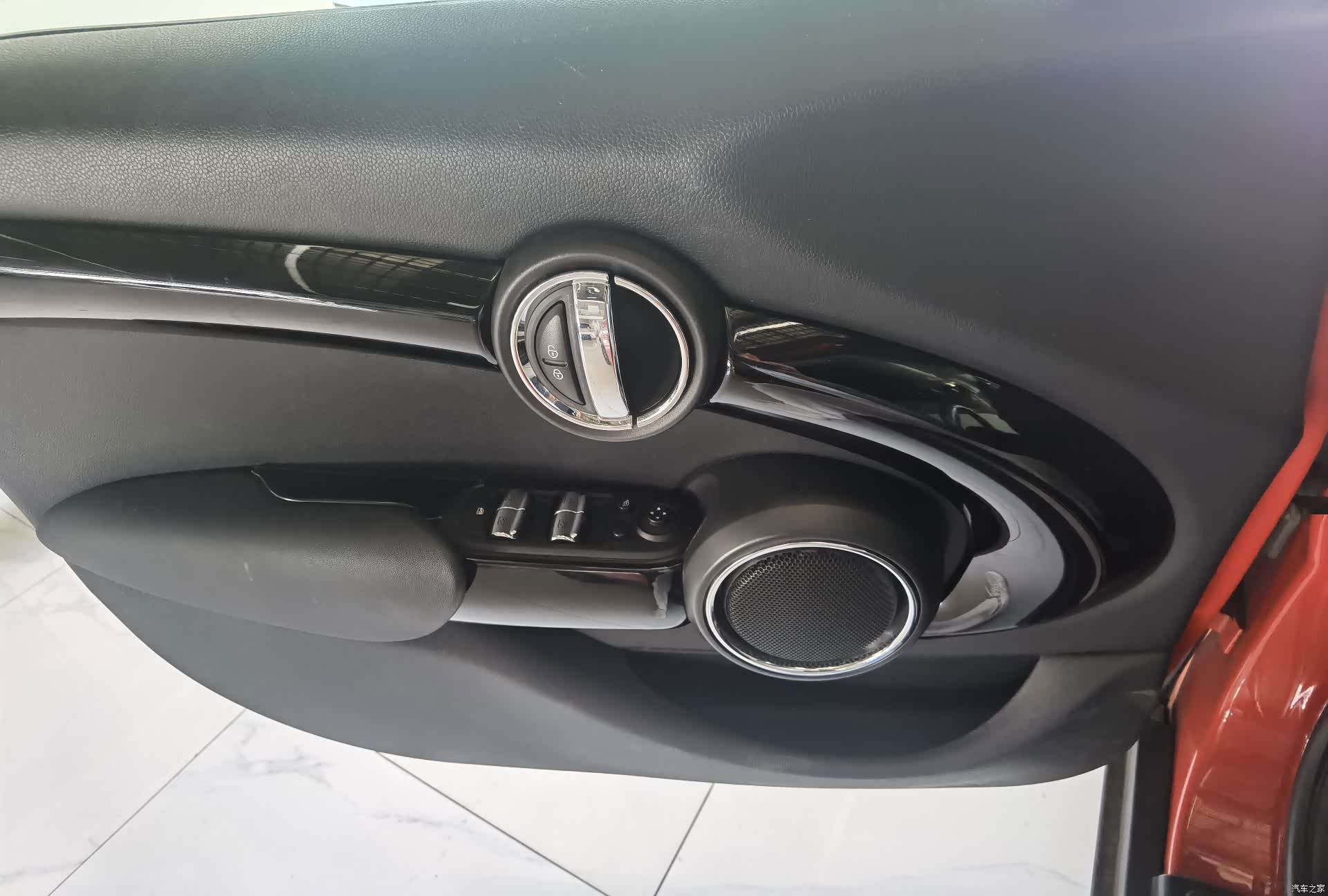Mini ONE, 2019 7