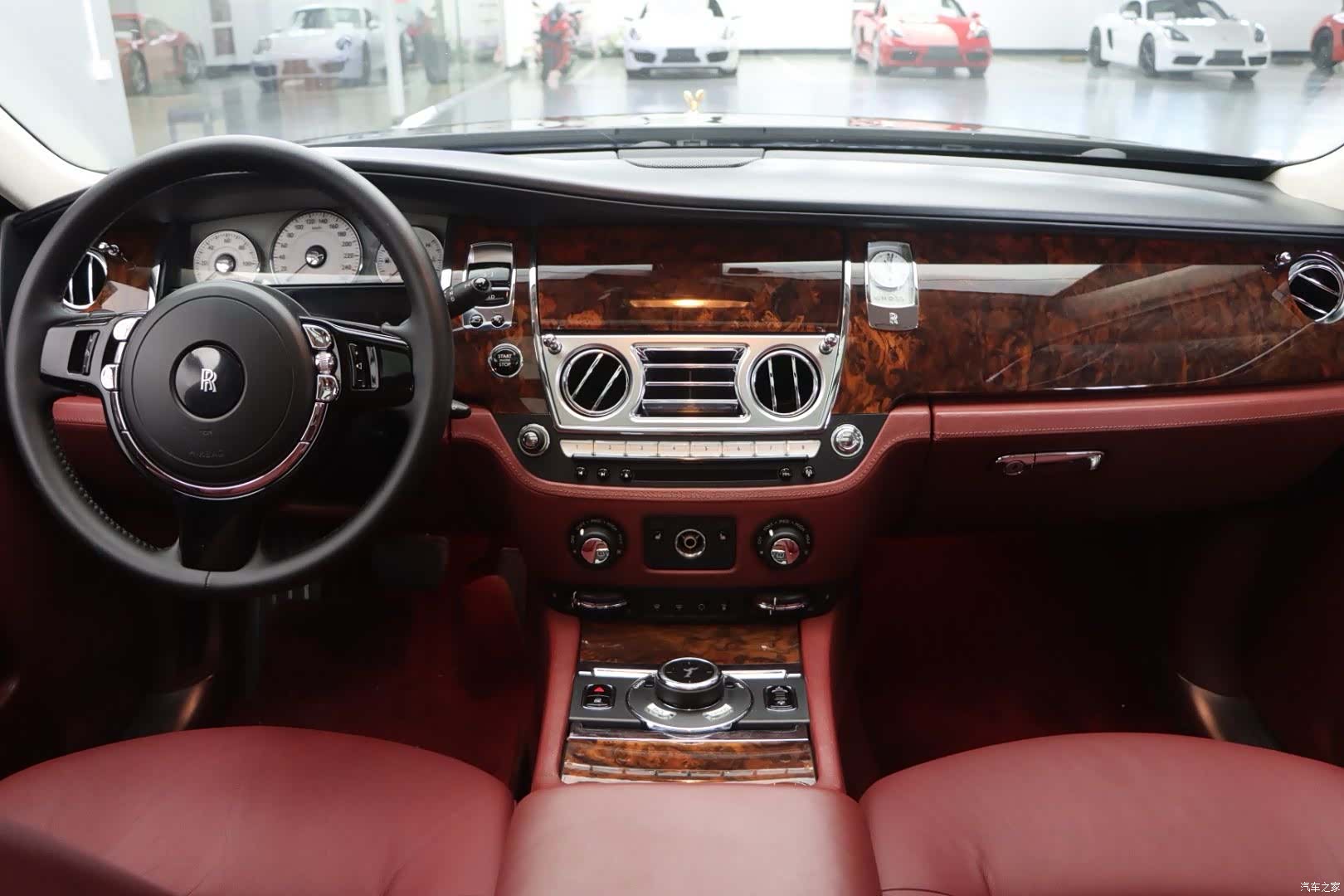 Rolls-Royce Ghost, 2014 13