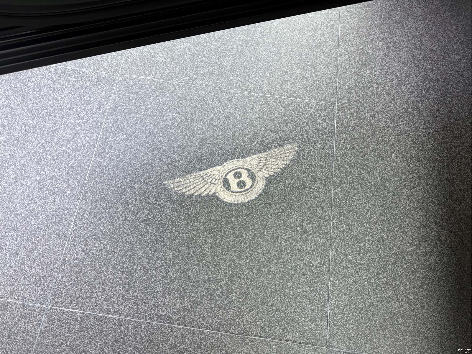 Bentley Bentayga, 2021 13