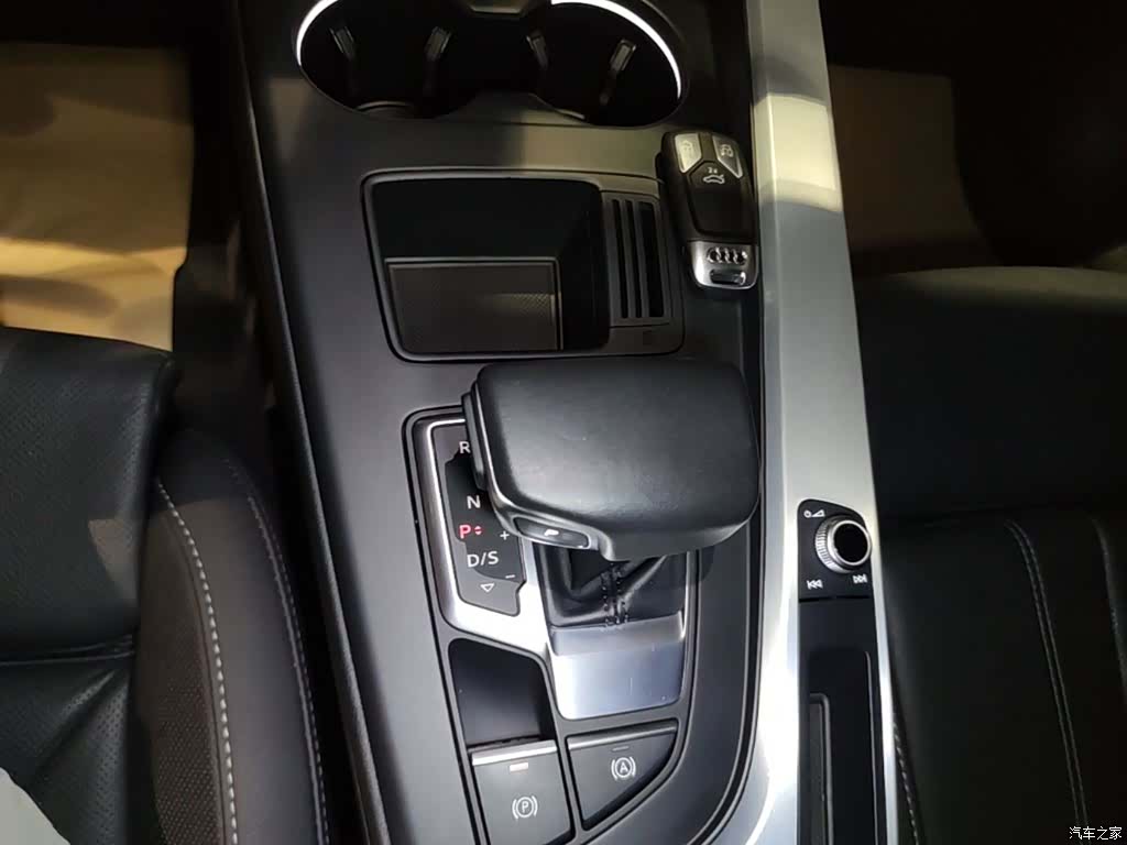 Audi A4L, 2023 14